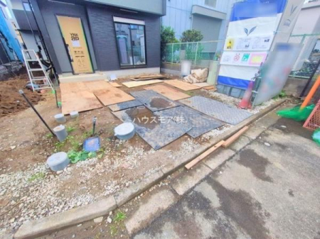 ԏ@ԃXy[X2䕪܂IZJhJ[͂AoCN⎩]ԂȂǂuꏊɍ܂B