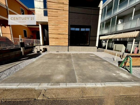 ԏ@ԃXy[X2䕪܂IZJhJ[͂AoCN⎩]ԂȂǂuꏊɍ܂B