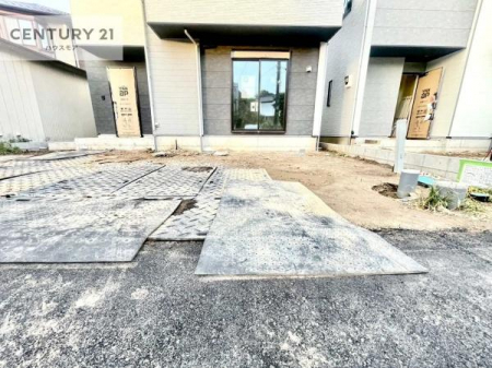 ԏ@ԃXy[X2䕪܂IZJhJ[͂AoCN⎩]ԂȂǂuꏊɍ܂B