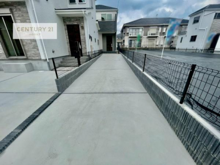 ԏ@ԃXy[X2䕪܂IZJhJ[͂AoCN⎩]ԂȂǂuꏊɍ܂B