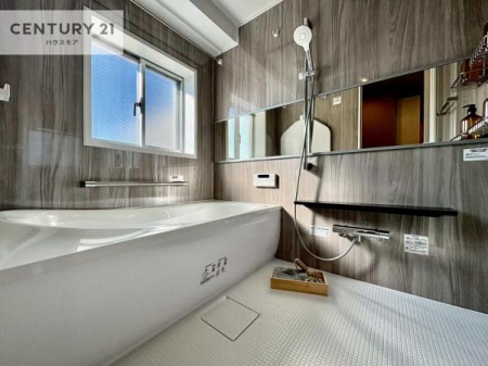 @l͋̕C̃oX[́AVbNȃfUCŃoX^C[I
d撣Ă邲JɂD݂̓̓܂āAył݂Ă͂ł傤H