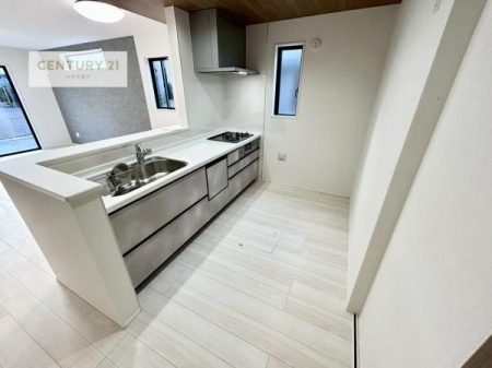 Lb`@lC̑ΖʎVXeLb`̗pĂ܂IƑ̃R~jP[VRƑ݌vłB
qlɂڂ͂̂ŊłˁBLXgĉKɍƂi݂܂B