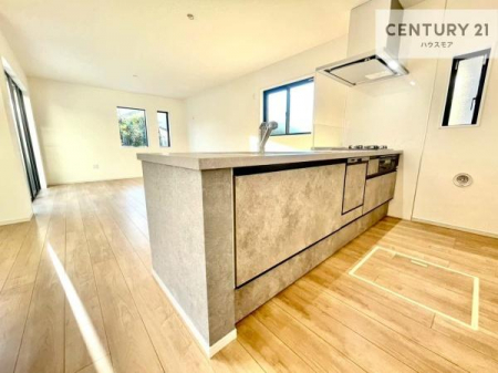 Lb`@lC̑ΖʎVXeLb`̗pĂ܂IƑ̃R~jP[VRƑ݌vłB
qlɂڂ͂̂ŊłˁBLXgĉKɍƂi݂܂B