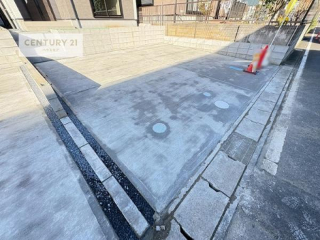 ԏ@ԃXy[X2䕪܂IZJhJ[͂AoCN⎩]ԂȂǂuꏊɍ܂B