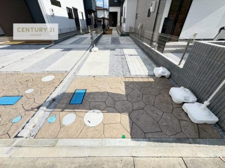 ԏ@ԃXy[X2䕪܂IZJhJ[͂AoCN⎩]ԂȂǂuꏊɍ܂B
