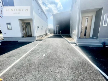 ԏ@ԃXy[X2䕪܂IZJhJ[͂AoCN⎩]ԂȂǂuꏊɍ܂B