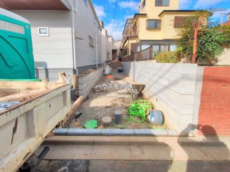 ԏ@ԃXy[X2䕪܂IZJhJ[͂AoCN⎩]ԂȂǂuꏊɍ܂B