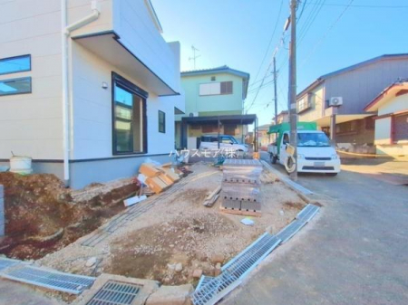 ԏ@ԃXy[X2䕪܂IZJhJ[͂AoCN⎩]ԂȂǂuꏊɍ܂B