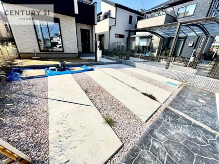 ԏ@ԃXy[X2䕪܂IZJhJ[͂AoCN⎩]ԂȂǂuꏊɍ܂B