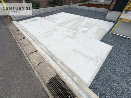 ԏ@ԃXy[X2䕪܂IZJhJ[͂AoCN⎩]ԂȂǂuꏊɍ܂B