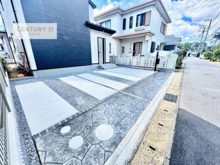 ԏ@ԃXy[X2䕪܂IZJhJ[͂AoCN⎩]ԂȂǂuꏊɍ܂B