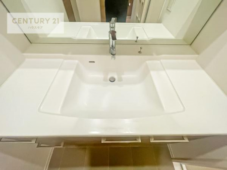 ʑEʏ@gȂ𐮂ʏ́A厖łI̐̂镵͋CoIC悭g܂B