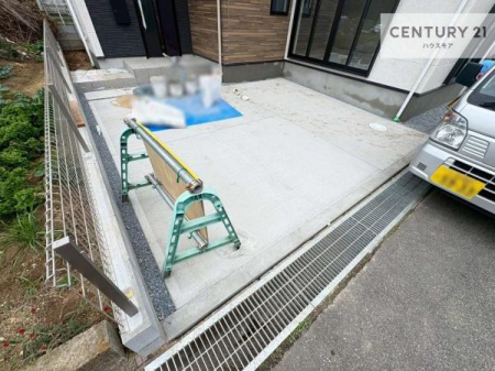 ԏ@ԃXy[X2䕪܂IZJhJ[͂AoCN⎩]ԂȂǂuꏊɍ܂B