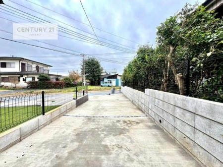 ԏ@ԃXy[X2䕪܂IZJhJ[͂AoCN⎩]ԂȂǂuꏊɍ܂B