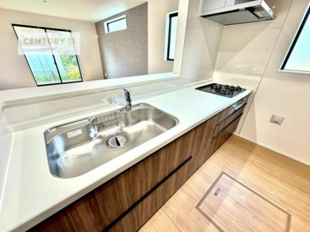 Lb`@lC̑ΖʎVXeLb`̗pĂ܂IƑ̃R~jP[VRƑ݌vłB
qlɂڂ͂̂ŊłˁBLXgĉKɍƂi݂܂I