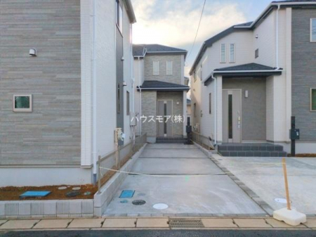 ԏ@ԃXy[X2䕪܂IZJhJ[͂AoCN⎩]ԂȂǂuꏊɍ܂B