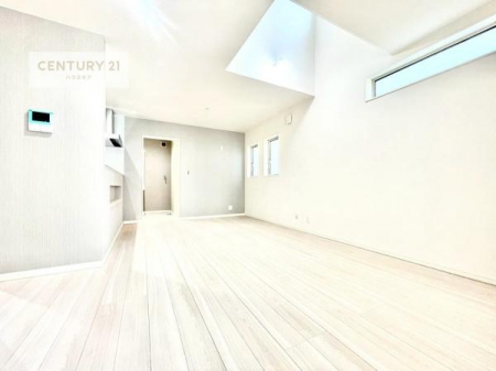 rO@㕔Ŗ邭J܂ISnǂrO͉ƑRƏW܂܂BƑcR̎ԂłBƑƁAw[Ԃ߂łˁB