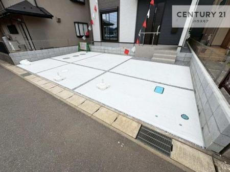 ԏ@ԃXy[X2䕪܂IZJhJ[͂AoCN⎩]ԂȂǂuꏊɍ܂B