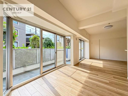 rO@傫ȑ炽Ղ̗z閾邢rOBĴ郊rOŉƑĉ났̎Ԃ߂܂B