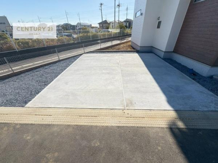 ԏ@ԃXy[X2䕪܂IZJhJ[͂AoCN⎩]ԂȂǂuꏊɍ܂B
