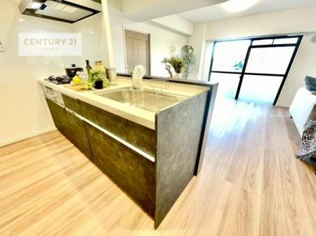 Lb`@lC̑ΖʎVXeLb`̗pĂ܂IƑ̃R~jP[VRƑ݌vłB
qlɂڂ͂̂ŊłˁBLXgĉKɍƂi݂܂B