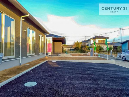 ԏ@ԃXy[X2䕪܂IZJhJ[͂AoCN⎩]ԂȂǂuꏊɍ܂B