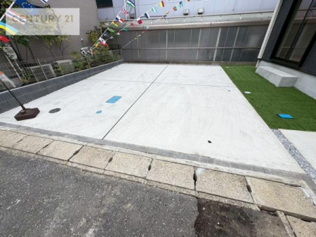 ԏ@ԃXy[X2䕪܂IZJhJ[͂AoCN⎩]ԂȂǂuꏊɍ܂B