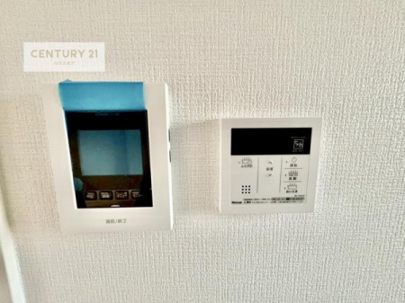 ̑@TVj^[tC^[złql̂ԒȂǂSłˁB
{^ЂƂłC̏ƂƂ̂II[goXB