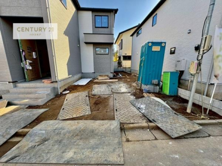 ԏ@ԃXy[X2䕪܂IZJhJ[͂AoCN⎩]ԂȂǂuꏊɍ܂B
