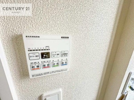 ̑@g[tĂ閣͓IȎdlłI~̓q[gVbN̗\hɂg܂B
J̓ł󕨂̂ŁA󕨂ߍ݂ɂI