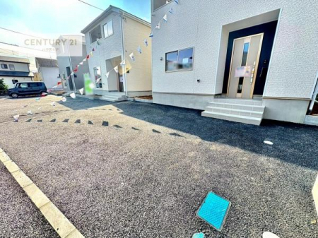 ԏ@ԃXy[X2䕪܂IZJhJ[͂AoCN⎩]ԂȂǂuꏊɍ܂B