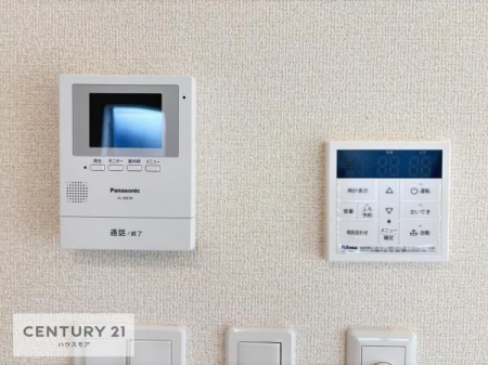 \z}()@TVj^[tC^[złql̂ԒȂǂSłˁB{^ЂƂłC̏ƂƂ̂II[goXBidlj