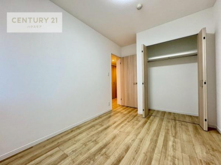 rOȊŐ@e[Xy[XĂ܂IXbLڂ鎖ł܂ˁB
ƋI΂ȂVvȃfUCׁ̈AƋI΂Cɓ̋ԍ肪łłˁB