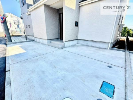 ԏ@ԃXy[X2䕪܂IZJhJ[͂AoCN⎩]ԂȂǂuꏊɍ܂B