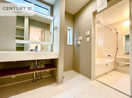 ʑEʏ@X^CbVŃIVȐʑIgȂ𐮂ʏ́A厖łI̐̂镵͋CoIC悭g܂B