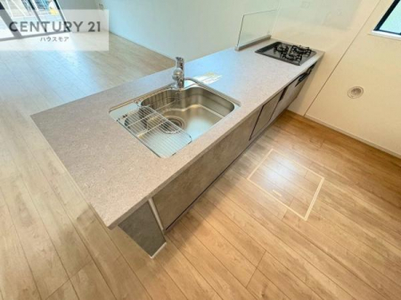 Lb`@lC̑ΖʎVXeLb`̗pĂ܂IƑ̃R~jP[VRƑ݌vłB
qlɂڂ͂̂ŊłˁBLXgĉKɍƂi݂܂B