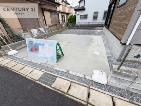 ԏ@ԃXy[X2䕪܂IZJhJ[͂AoCN⎩]ԂȂǂuꏊɍ܂B