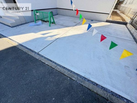 ԏ@ԃXy[X2䕪܂IZJhJ[͂AoCN⎩]ԂȂǂuꏊɍ܂B