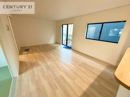 rO@X܂ŐꂽZԂŁA\ȉKBV炵҂Ɏn߂ASƐ̂Z܂łB