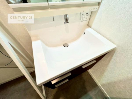 ʑEʏ@gȂ𐮂ʏ́A厖łI̐̂镵͋CoIC悭g܂B