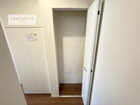 ց@V[Y{bNXtȂ̂ŁAւЕt|₷łI
XbLւŌ˂JuԁÂSnԂo}Ă܂B
