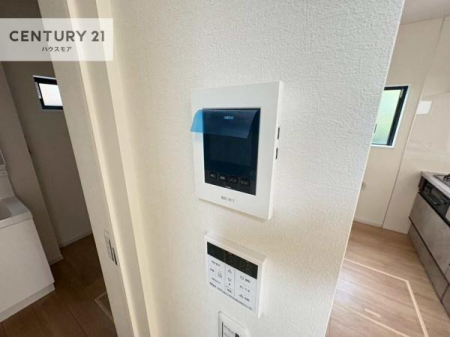 ̑@TVj^[tC^[złql̂ԒȂǂSłˁB
{^ЂƂłC̏ƂƂ̂II[goXB