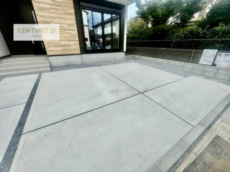 ԏ@ԃXy[X2䕪܂IZJhJ[͂AoCN⎩]ԂȂǂuꏊɍ܂B