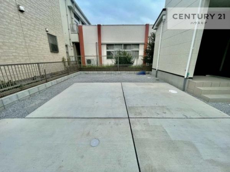 ԏ@ԃXy[X2䕪܂IZJhJ[͂AoCN⎩]ԂȂǂuꏊɍ܂B