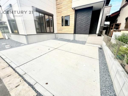 ԏ@ԃXy[X2䕪܂IZJhJ[͂AoCN⎩]ԂȂǂuꏊɍ܂B