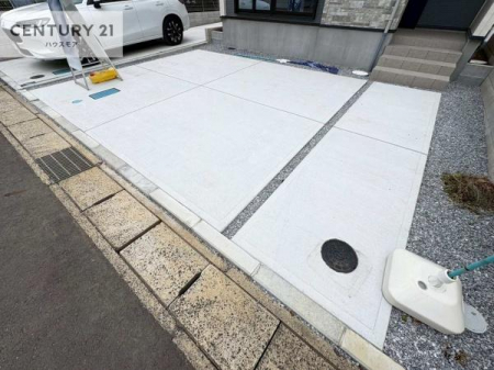 ԏ@ԃXy[X2䕪܂IZJhJ[͂AoCN⎩]ԂȂǂuꏊɍ܂B