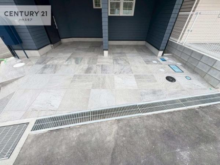 ԏ@ԃXy[X2䕪܂IZJhJ[͂AoCN⎩]ԂȂǂuꏊɍ܂B