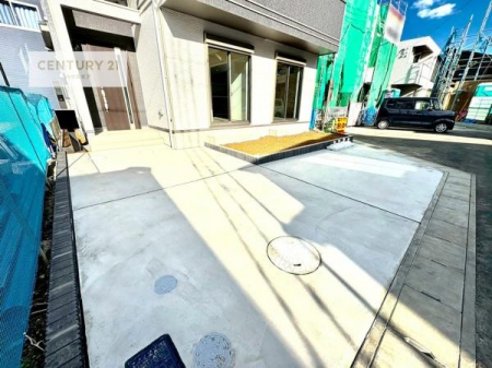 ԏ@ԃXy[X2䕪܂IZJhJ[͂AoCN⎩]ԂȂǂuꏊɍ܂B