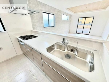 Lb`@lC̑ΖʎVXeLb`̗pĂ܂IƑ̃R~jP[VRƑ݌vłB
qlɂڂ͂̂ŊłˁBLXgĉKɍƂi݂܂I