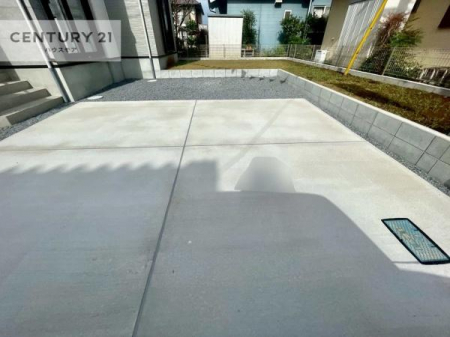 ԏ@ԃXy[X2䕪܂IZJhJ[͂AoCN⎩]ԂȂǂuꏊɍ܂B